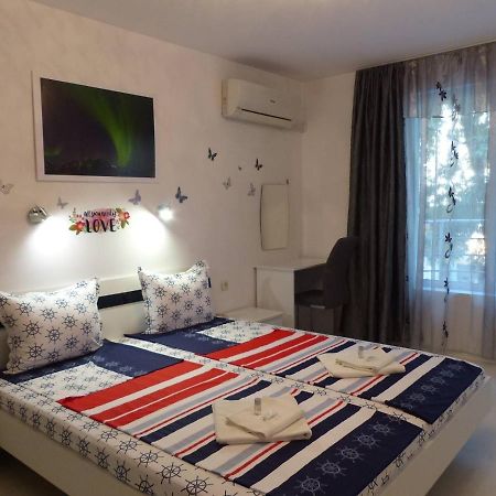 Apartament Holiday Burgas Bagian luar foto