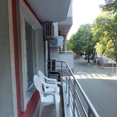 Apartament Holiday Burgas Bagian luar foto
