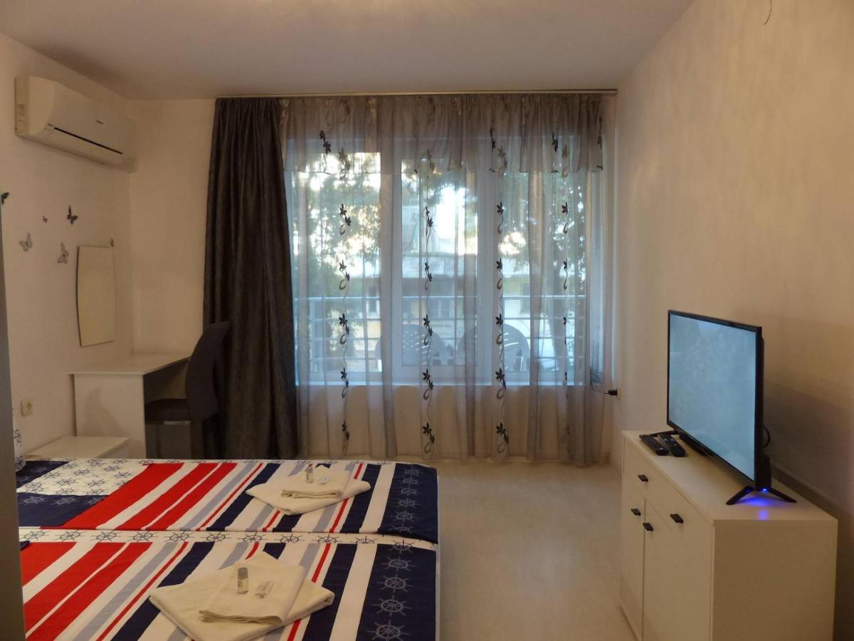 Apartament Holiday Burgas Bagian luar foto