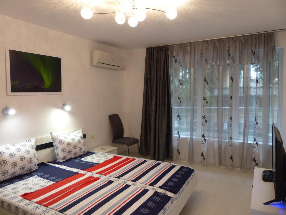 Apartament Holiday Burgas Bagian luar foto