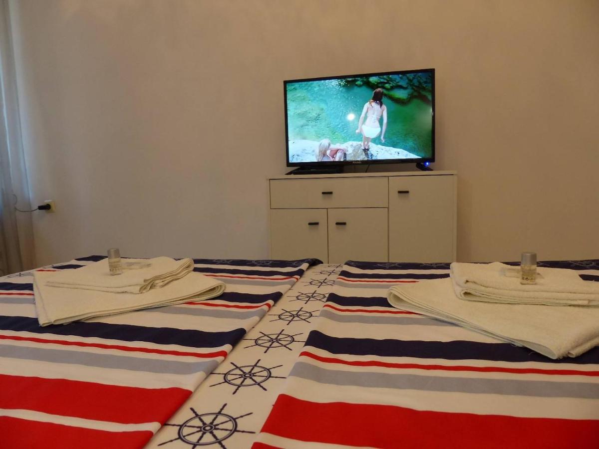 Apartament Holiday Burgas Bagian luar foto